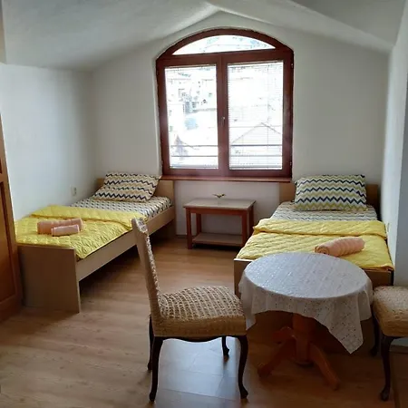 Mostrovi Ohrid