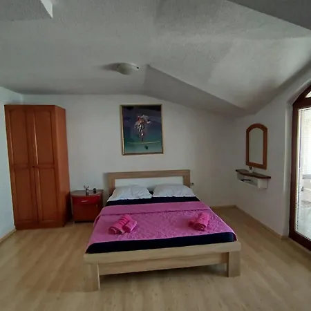 Vendégház Mostrovi